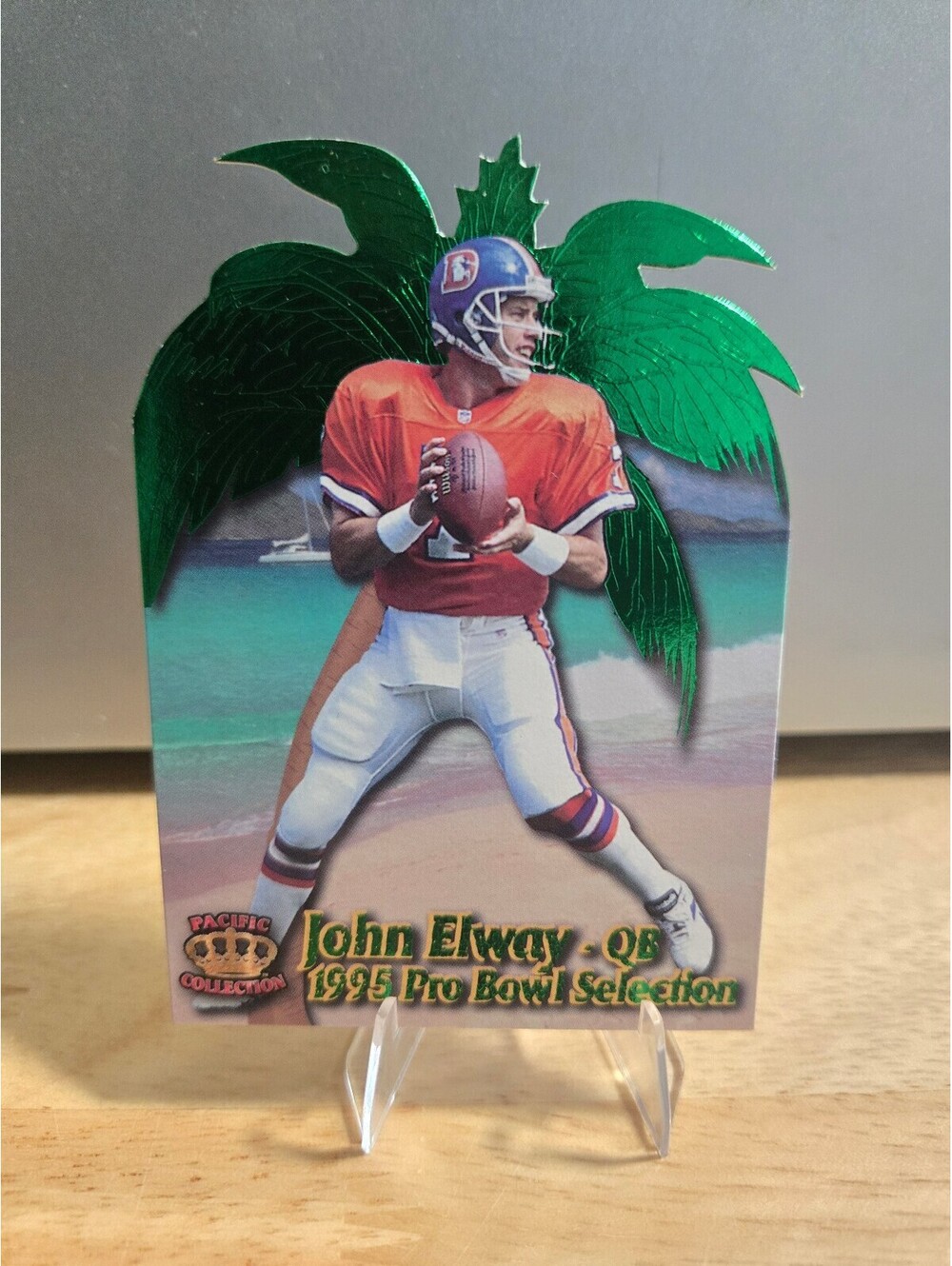 1996 Pacific Crown Royale Dan Marino Pro Bowl Die Cut #PB-8 Dolphins